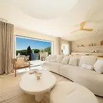 Modern Townhouse With Private Heated Pool Near Cabopino In Artola,