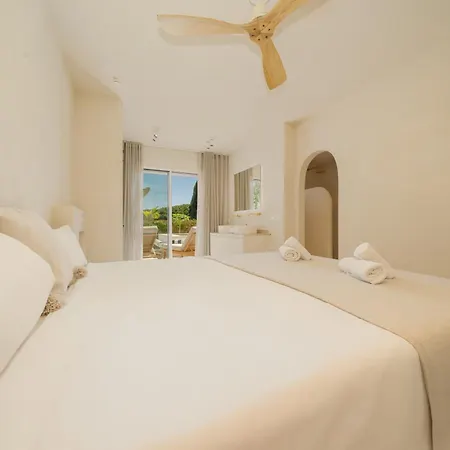 Modern Townhouse With Private Heated Pool Near Cabopino In Artola, Dom wakacyjny Marbella